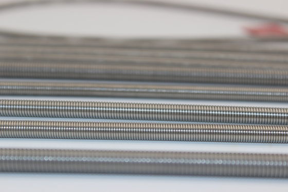 Fe Cr Al Erwärmungsbeständigkeit Legierungen Hell/Goldgelb/Blau 1,43 Elektrische Widerstandsfähigkeit ISO9001 zertifiziert